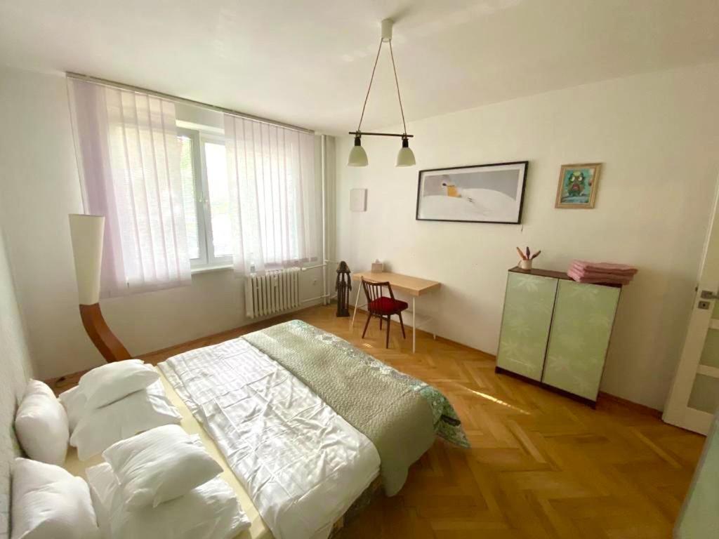 2,5 Izbovy Apartman V Ruzinove S Parkovanim Zdarma 布拉迪斯拉发 外观 照片